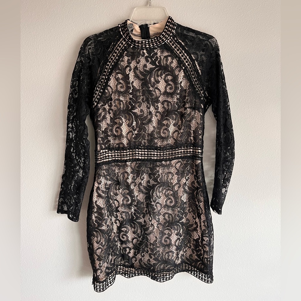 Women’s Lace Long Sleeve Dress